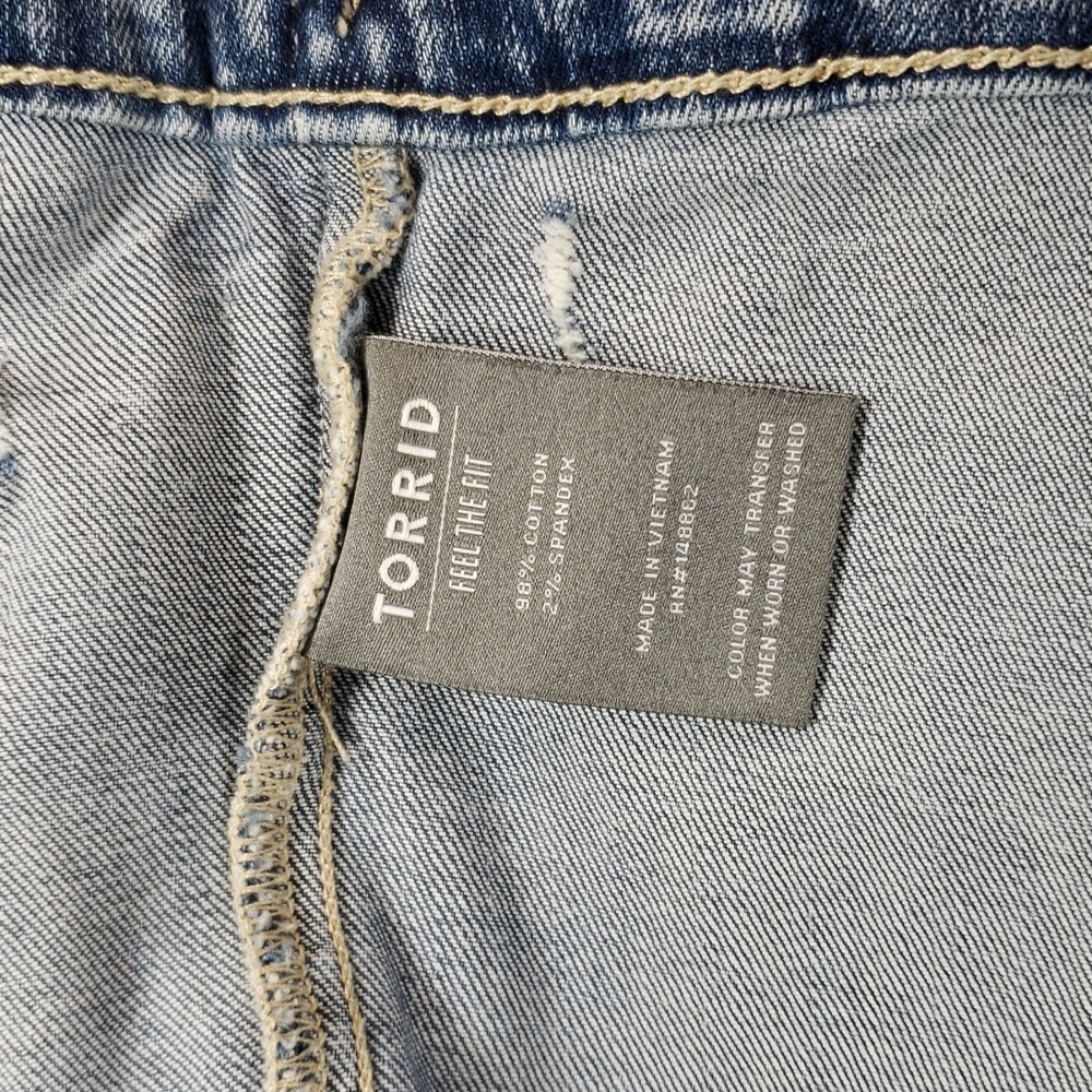 EUC Torrid Light Wash Stretch Denim Jacket  2X - Picture 8 of 8